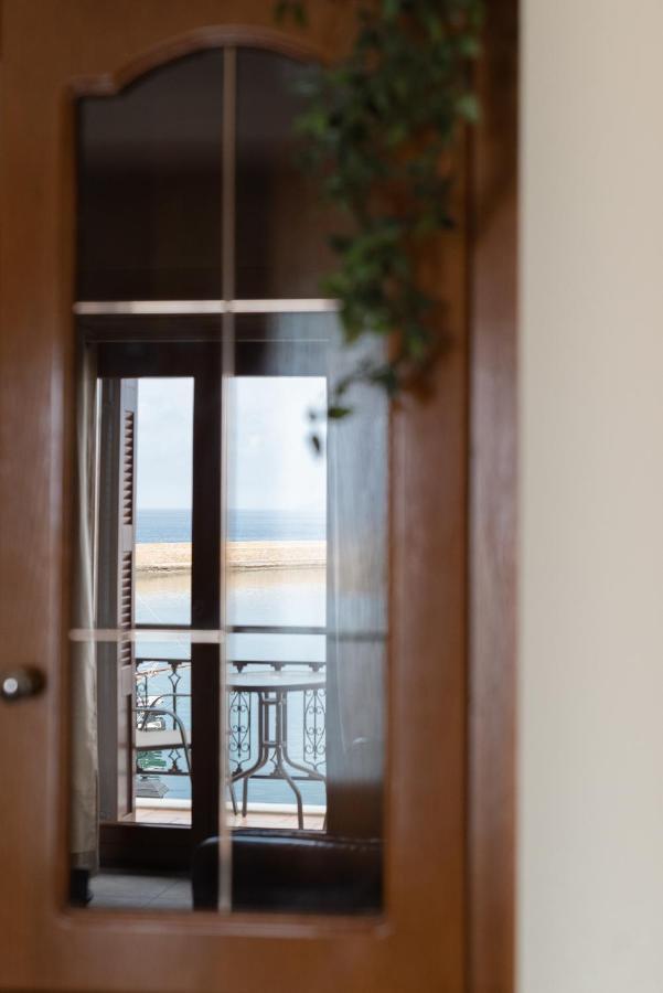Destino Home Overlooking The Venetian Port Of Chania Chania  Exterior foto