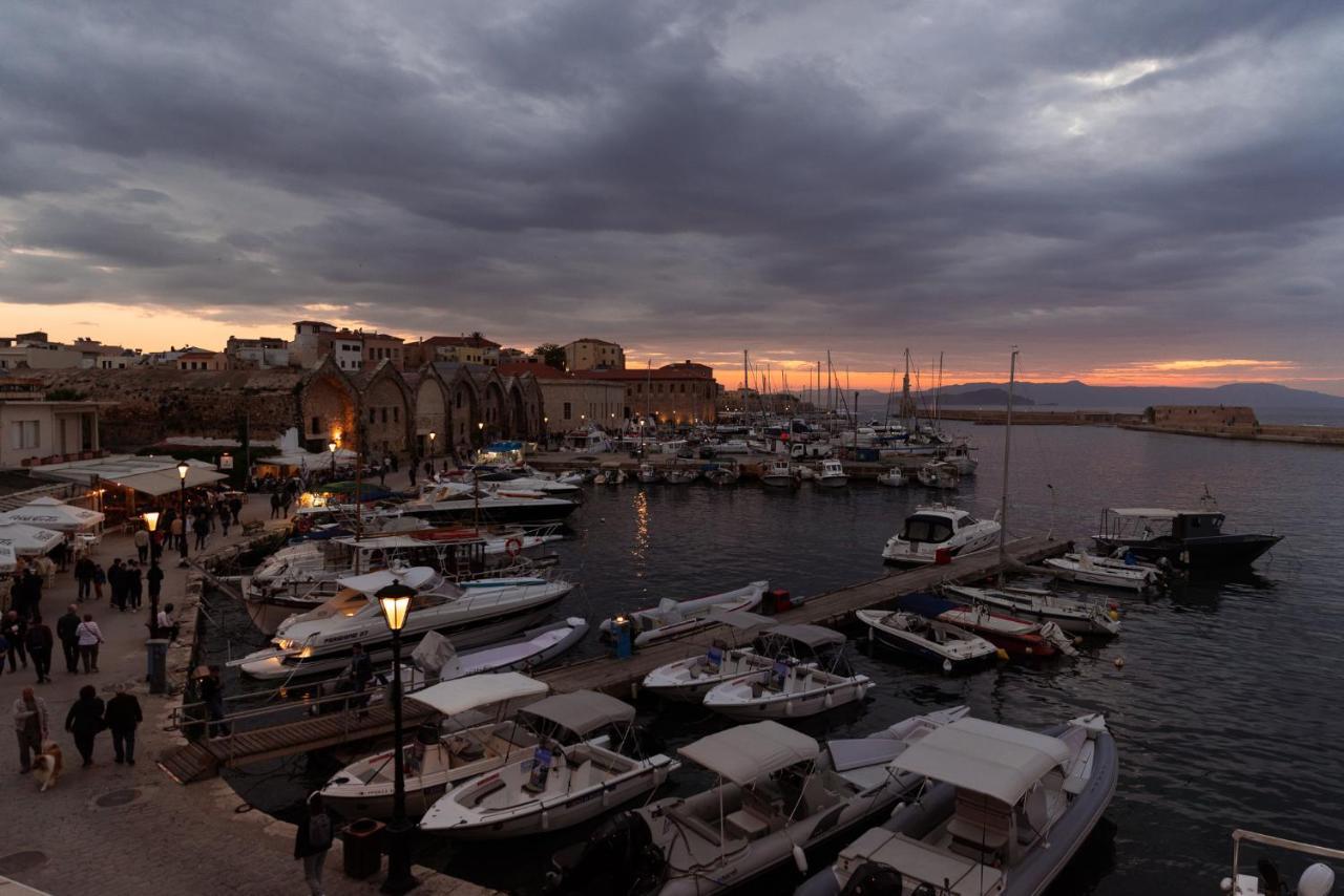Destino Home Overlooking The Venetian Port Of Chania Chania  Exterior foto