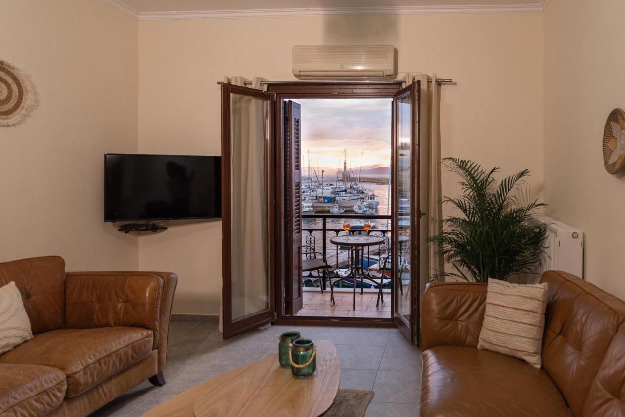 Destino Home Overlooking The Venetian Port Of Chania Chania  Exterior foto
