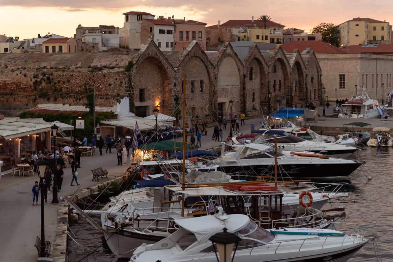 Destino Home Overlooking The Venetian Port Of Chania Chania  Exterior foto