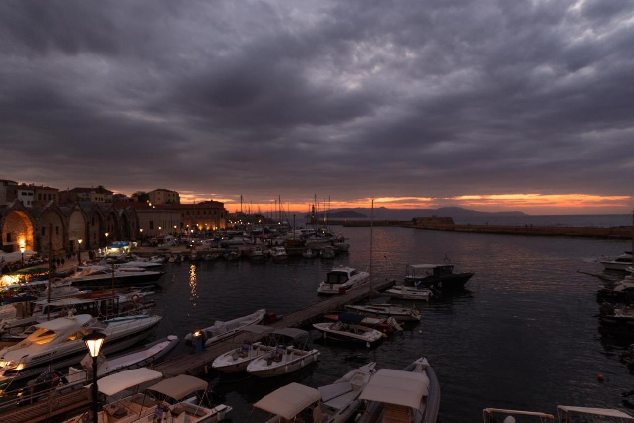 Destino Home Overlooking The Venetian Port Of Chania Chania  Exterior foto