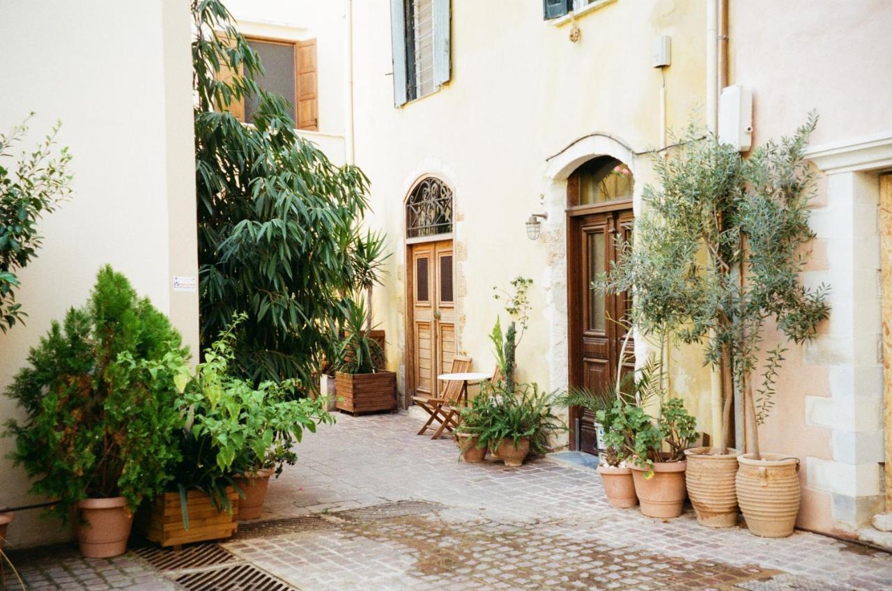 Destino Home Overlooking The Venetian Port Of Chania Chania  Exterior foto