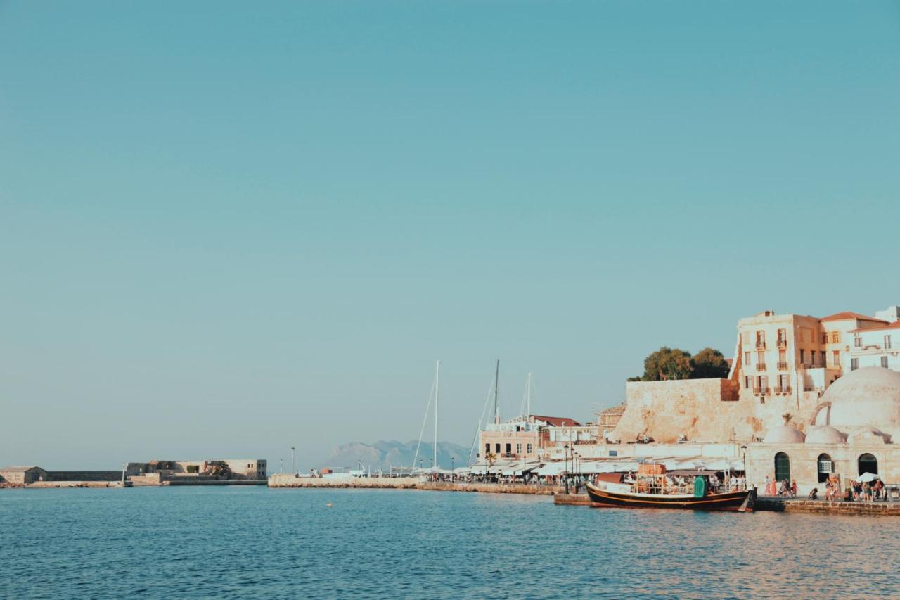Destino Home Overlooking The Venetian Port Of Chania Chania  Exterior foto